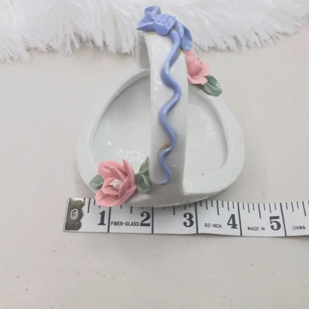 Trinket ceramic heart box & ceramic basket floral